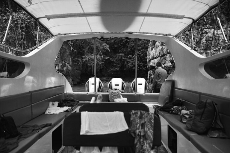 Creating a Cozy Retreat: Boat Interior Ideas to Inspire